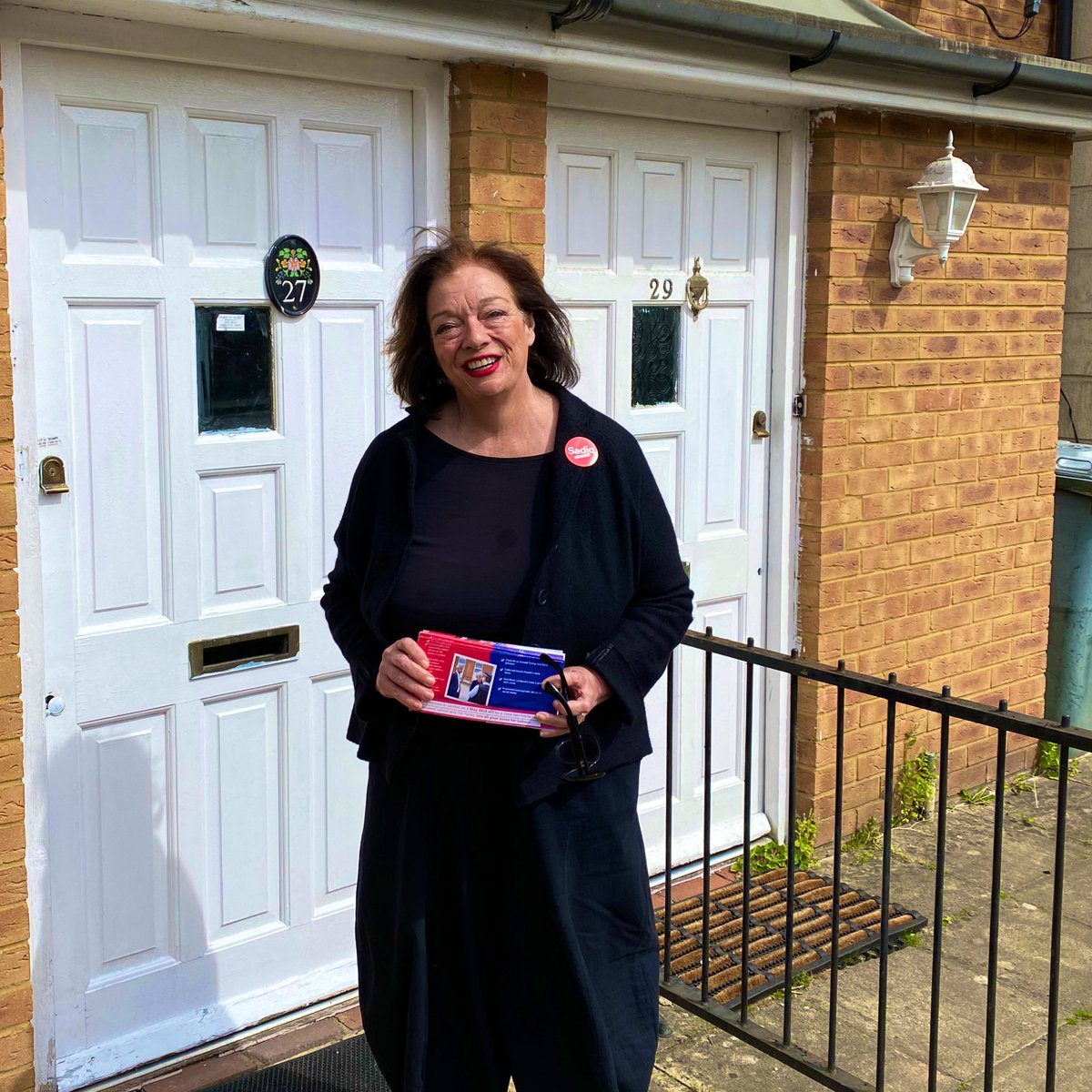 Great to be out with @lynbrownmp in Stratford. Lots of postal voters voting or already voted for @SadiqKhan, @unmeshdesai and @LondonLabour