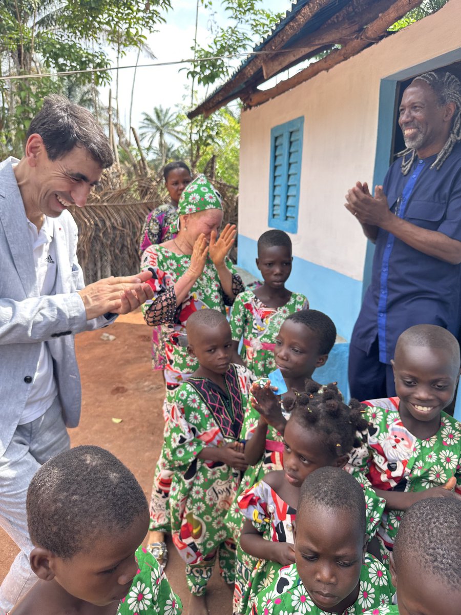 Kitigbo. Benin. Inauguration des nouveaux locaux de l’orphelinat avec Jimmy Adjovi Boco parrain. Ne laisser personne au bord du chemin. L’enfance en partage de valeurs solidaires