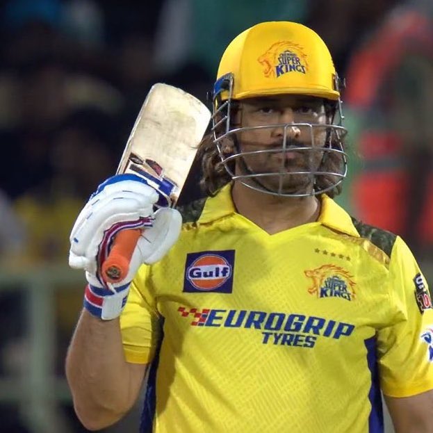 Thalaaaaa.. What was that??? Mesmerized! #MIvsCSK #Thala #WhistlePodu