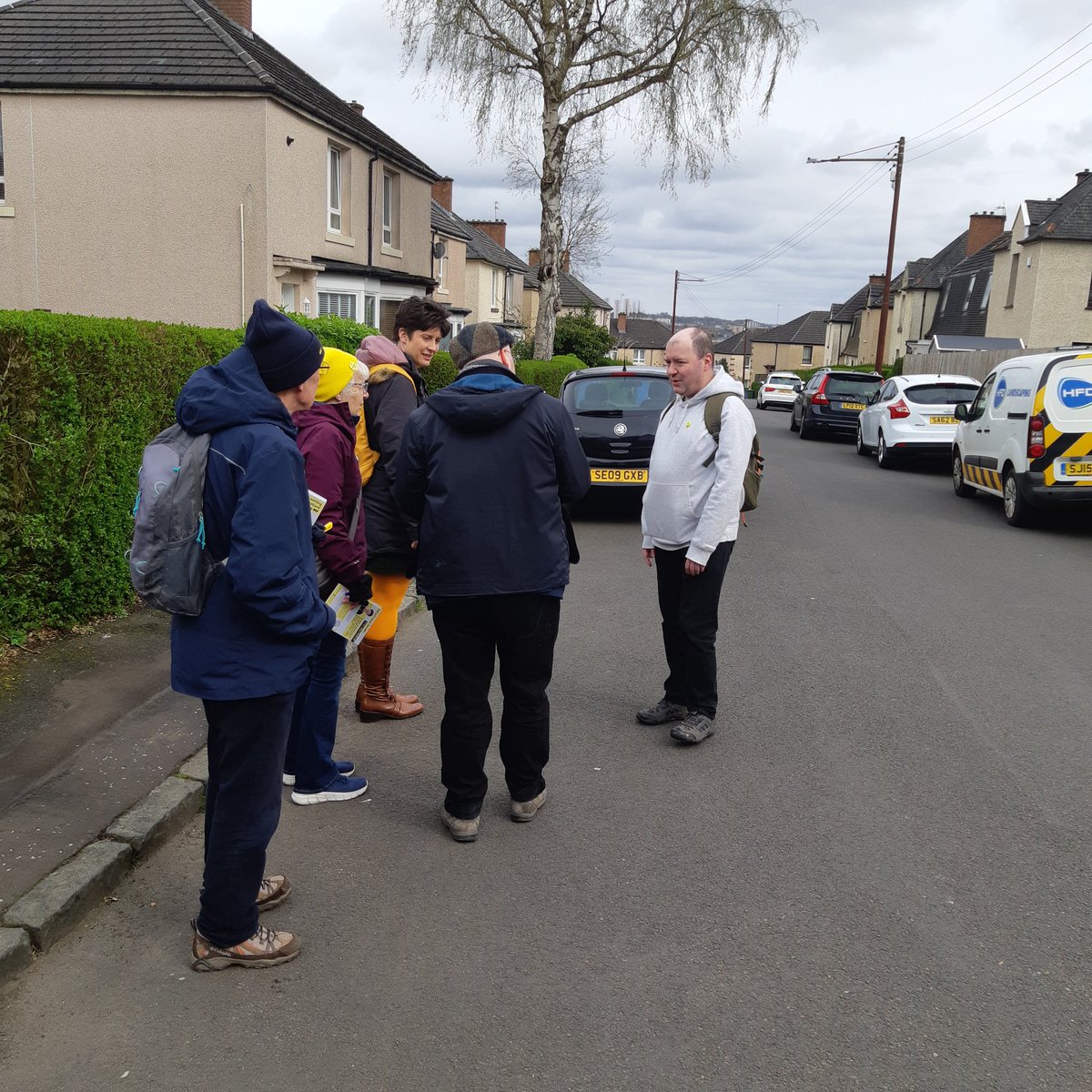 Glasgow North #ActiveSNP team campaigning to re-elect @alisonthewliss MP , on the doorsteps talking to voters in Gilshochill today. Great conversations and support for @theSNP & Independence .