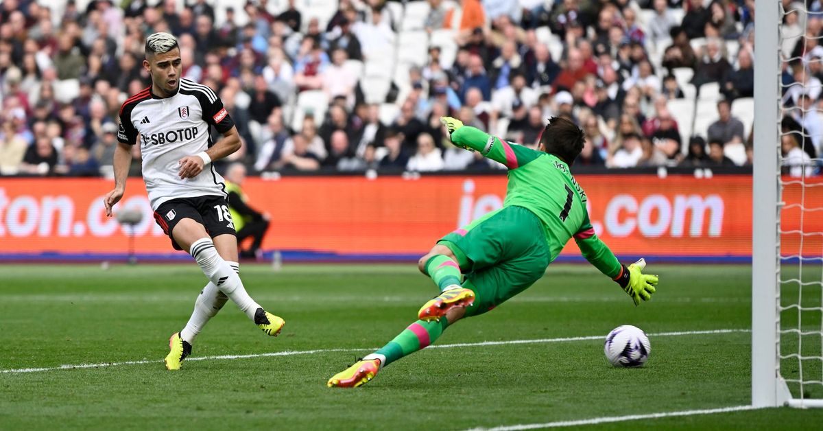 Pereira brace secures Fulham's 2-0 win at West Ham reut.rs/49JTHYs