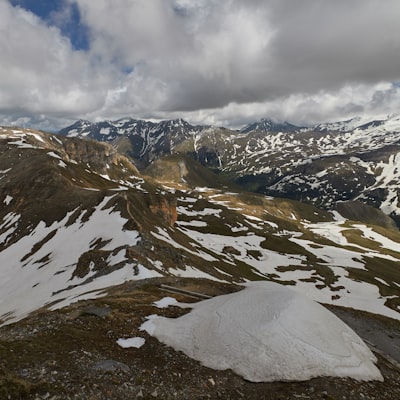 Photo By Martin Brechtl | Unsplash 
 #portlandtrailblazers #greatoutdoors #landscapephotography #hiker #alpine