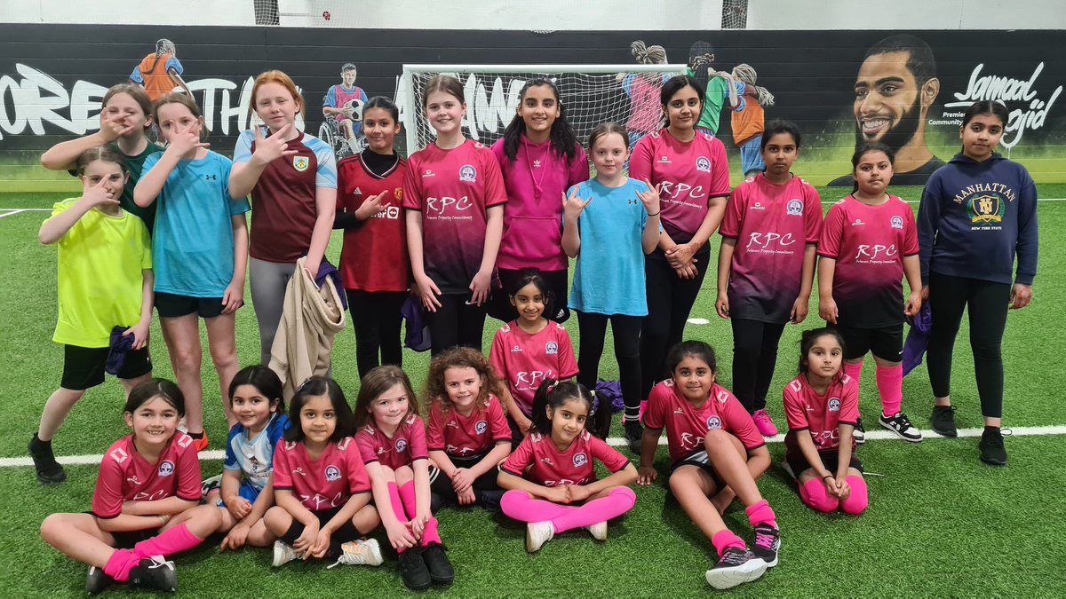 @DaneshouseFc girls every week @TheLeisureBox on Sundays and @BurnleyCollege on Wednesdays. Delighted that the project in partnership with @B_B_Burnley and @BurnleyFC_Com has been shortlisted for the @BurnleyLeisure Active Burnley Awards
