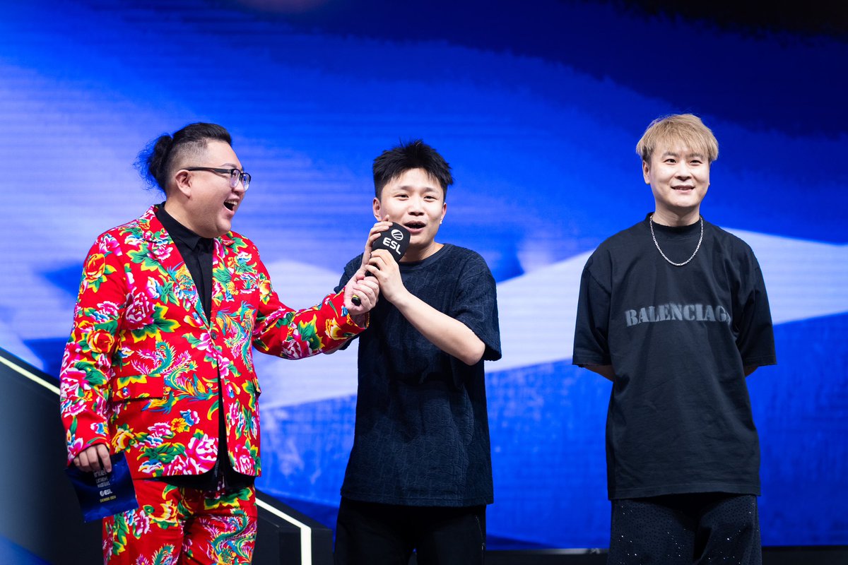 DXMaster tweet media