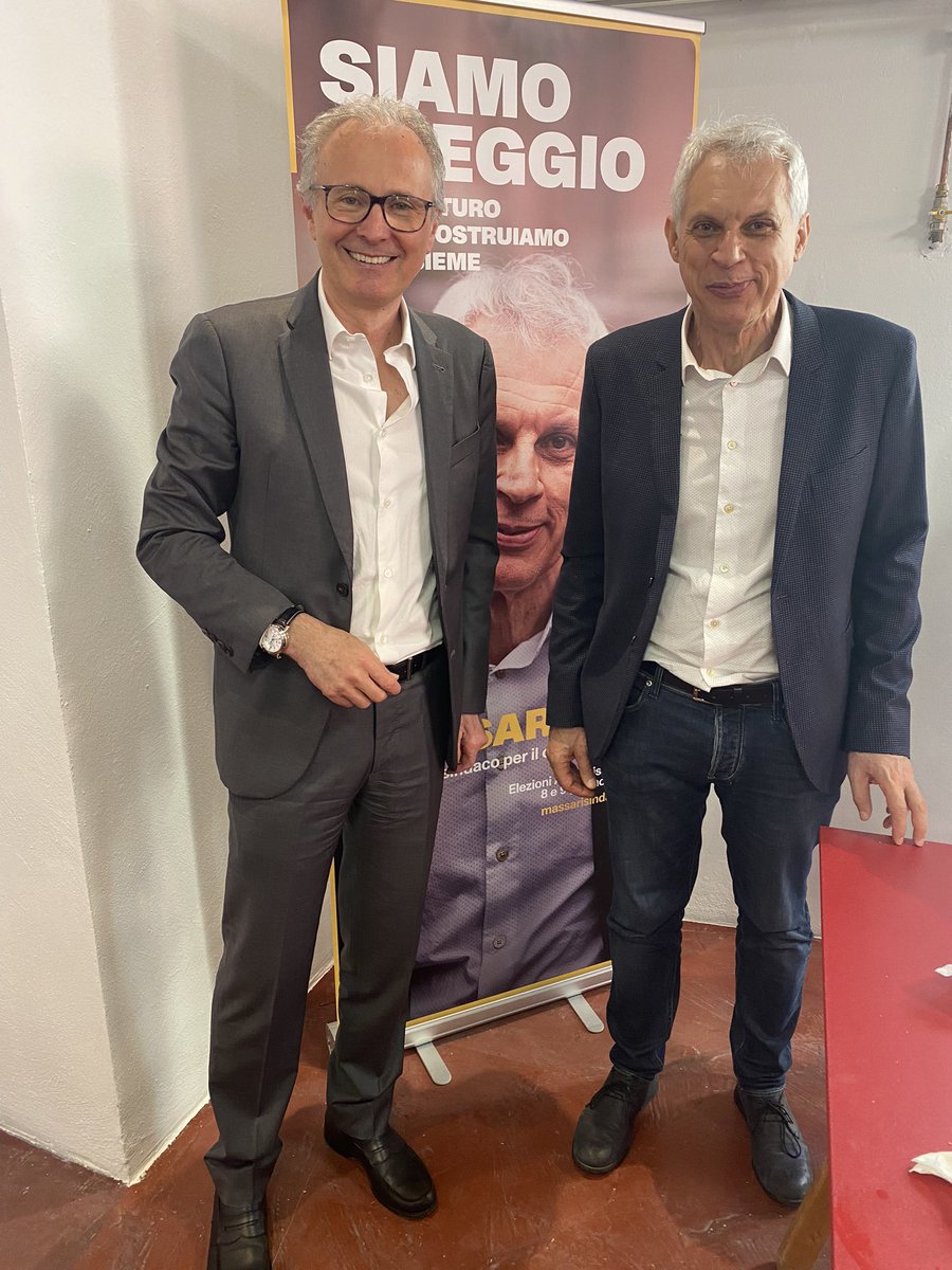 ClaudioGuidetti's tweet photo. Ieri mattina, con Marco Massari e insieme a tutta la coalizione che lo sostiene, abbiamo presentato e sottoscritto il patto per la città in 10 punti. 

Il vero cambiamento a Reggio Emilia non è a destra ma nella nuova coalizione di csx allargata ai valori riformisti e liberali rappresentati da @Azione_it Reggio Emilia. Per la prima volta nella nostra città la coalizione è guidata da un candidato a Sindaco civico e indipendente, Marco Massari, medico e primario. La sua capacità di affrontare con pragmatismo e senza pregiudizi ideologici i problemi che pone la città è un elemento di primaria importanza. Marco Massari rappresenta la continuità politica in città, allargata al mondo riformista e liberale di @AzioneRE ma in netta discontinuità amministrativa negli ambiti delle criticità rilevate e di continuità e protezione delle tante cose buone fatte dal Sindaco uscente @lucavecchi72

Il fatto che Marco Massari sia stato indicato dal Pd Reggio Emilia non toglie nulla alla sua estrazione civica e alla qualità del suo agire. La neutralità in politica non esiste. 

Azione Reggio Emilia, dal canto suo, ha deciso con serietà, coerenza, e determinazione di misurarsi con il proprio consenso presentando una propria lista autonoma con i propri simboli di partito a sostegno della candidatura a Sindaco di Marco Massari. 

Le case si costruiscono dalle fondamenta e sul buon terreno e questo è il metodo corretto per costruire il partito senza fuggire dal giudizio del lavoro svolto e delle proposte per la città. Le scorciatoie, le alchimie o le opzioni prefabbricate ai soli fini di raggiungere un posto, non ha mai prodotto grandi risultati nel lungo termine. Anzi, il contrario a danno del bene comune. 

Tra pochissimi mesi si svolgeranno le elezioni regionali e non sono un appuntamento politico da trascurare o da ritenere disgiunto dagli esiti delle attuali amministrative nel capoluogo della terza provincia in Regione.

Azione ha una precisa idea e visione di futuro.

Avanti!

#siamoreggio #MarcoMassariSindaco