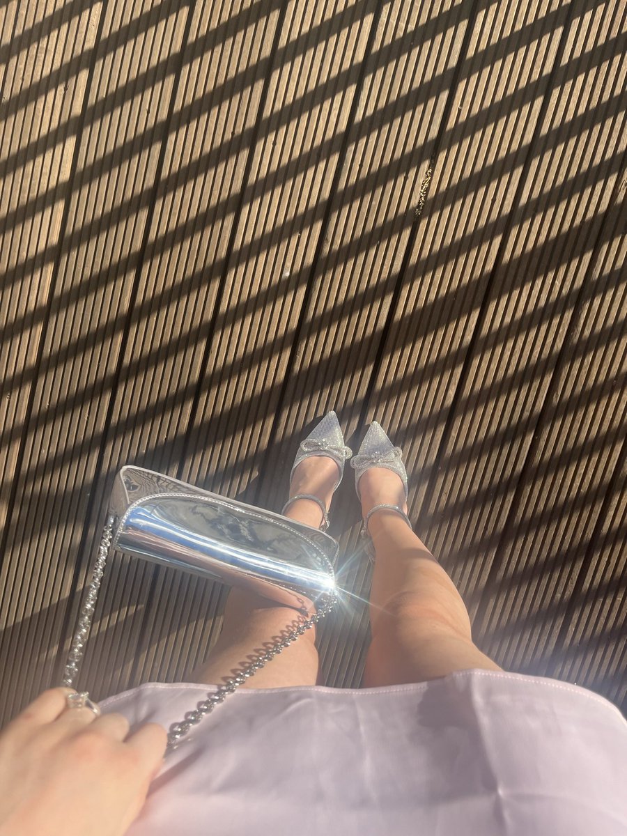 goddesselody888's tweet photo. you wish that you could kneel in front of this don’t you

findom footsub paypig humanatm whalesub walletdrain footworship https://t.co/ZSztZWfSoc