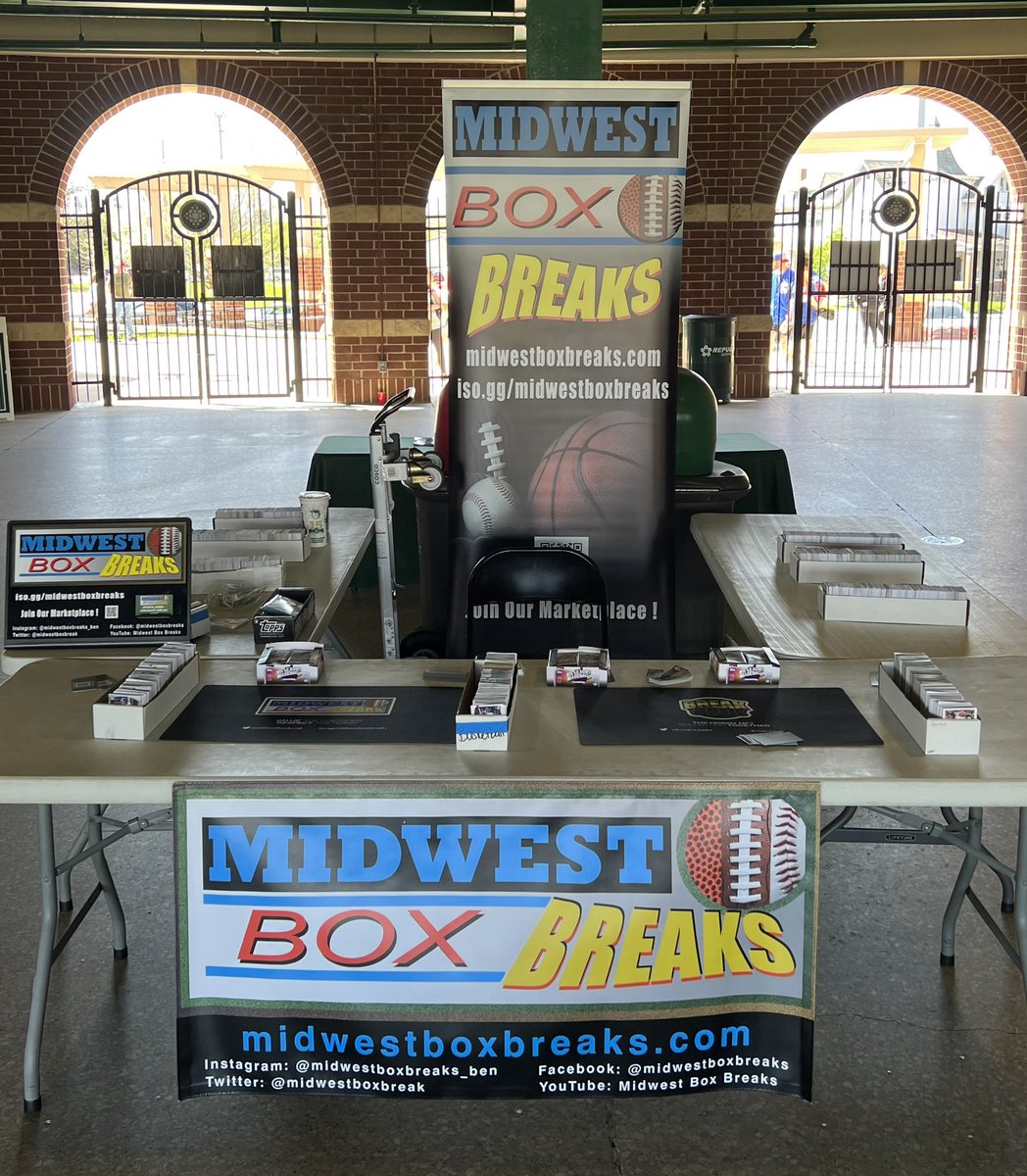 Hey @TinCaps fans! Stop by the Midwest Box Breaks booth today and pick up a free baseball card pack, make your own pack, and grab some other MBB swag! 7500 cards to give away! 🍎 ⚾️ #TinCaps