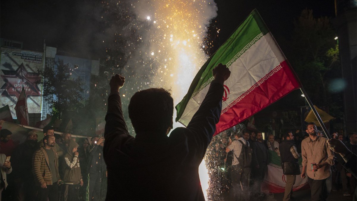 theTrumpet_com's tweet image. The Iranians have been hurting Israel for years.
But this time, they didn’t hide behind any proxies. They were bold enough to strike Israel themselves.
Read our latest piece on this attack by @R_G_Palmer 
thetrumpet.com/29363-irans-at…