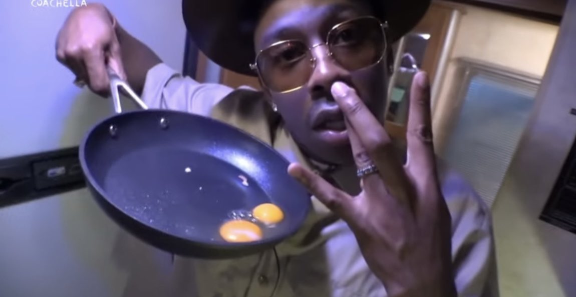 SOUUUSURE's tweet photo. #TylerTheCreator 
#Coachella 
🍳🍳タイラー https://t.co/JN5N4xCkaQ