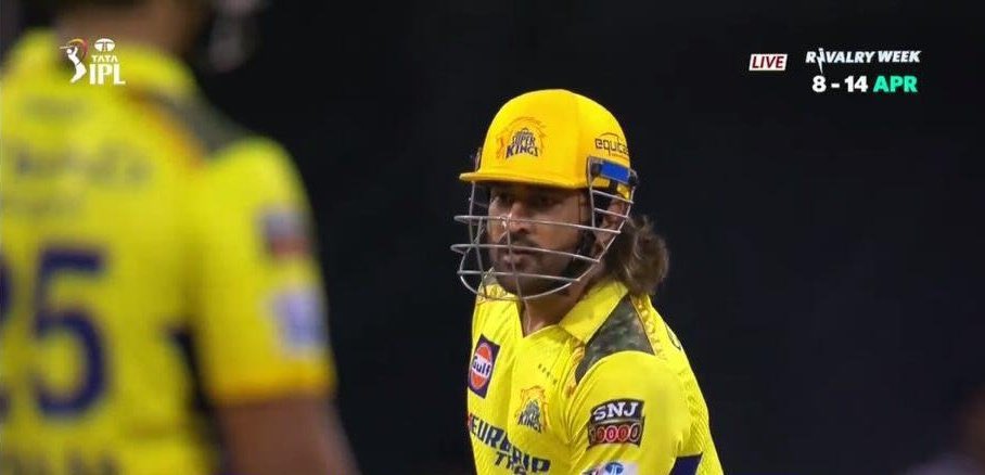 माही सर ( Mahi / Dhoni ) का शो देखकर मज़ा आ जाता है। 20 off 4 #CSKvsMI #DHONI𓃵 #mahi