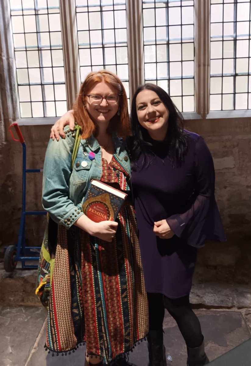 Fascinating talk from the amazing @DrJaninaRamirez for @GlosHistFest today all about the incense route and the new archaeology that is completely changing our perception of human history! The world is amazing if you remain curious and interested to learn 🤩