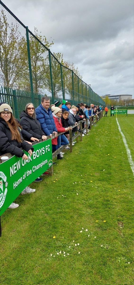 _TGaff's tweet photo. And breathe !!! LFA JUNIOR CUP !    @New_Oak_Boys 3-3 @parkvillafc boys win 8-7 on pens  after ET   💪💚🤍💚 #PAUPISH this squad just does not know how to give up,  lads down 8 #PROUD #Semifinal #support 👏 @FAICarlow @scorelinesport @neflIreland @carpentersbar #KANESGALA #SUNARC https://t.co/cJ9O77qjhE
