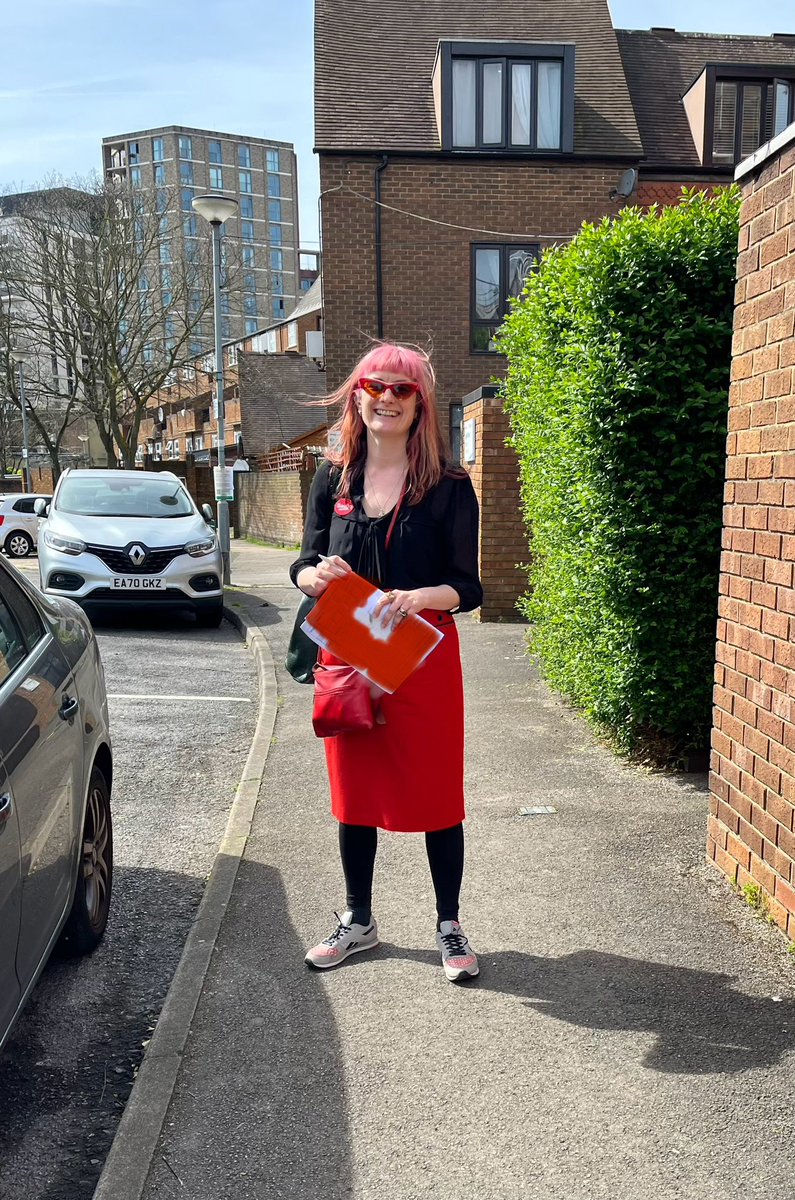 Lovely weekend campaigning for @SadiqKhan in the ☀️☀️☀️ Proud to pass by the newly refurbished Bingfield Park too - Labour in power making positive change for our communities 🔥🌹