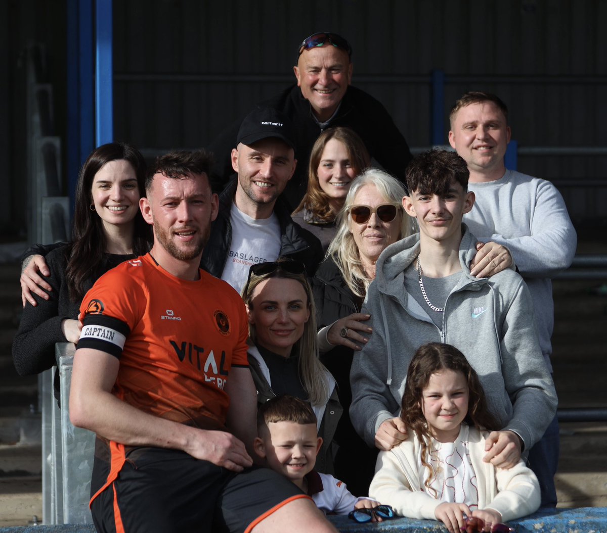 𝙏𝙃𝘼𝙉𝙆 𝙔𝙊𝙐🧡🖤 142 of you backed the team yesterday afternoon & your support was, and always is, hugely appreciated!👏 We hope to see as many of you as possible for our final game next week when we host @chorleyfc at PIMS Park! 📸: @Darren_wiles #PSLFC #UpTheTurbines