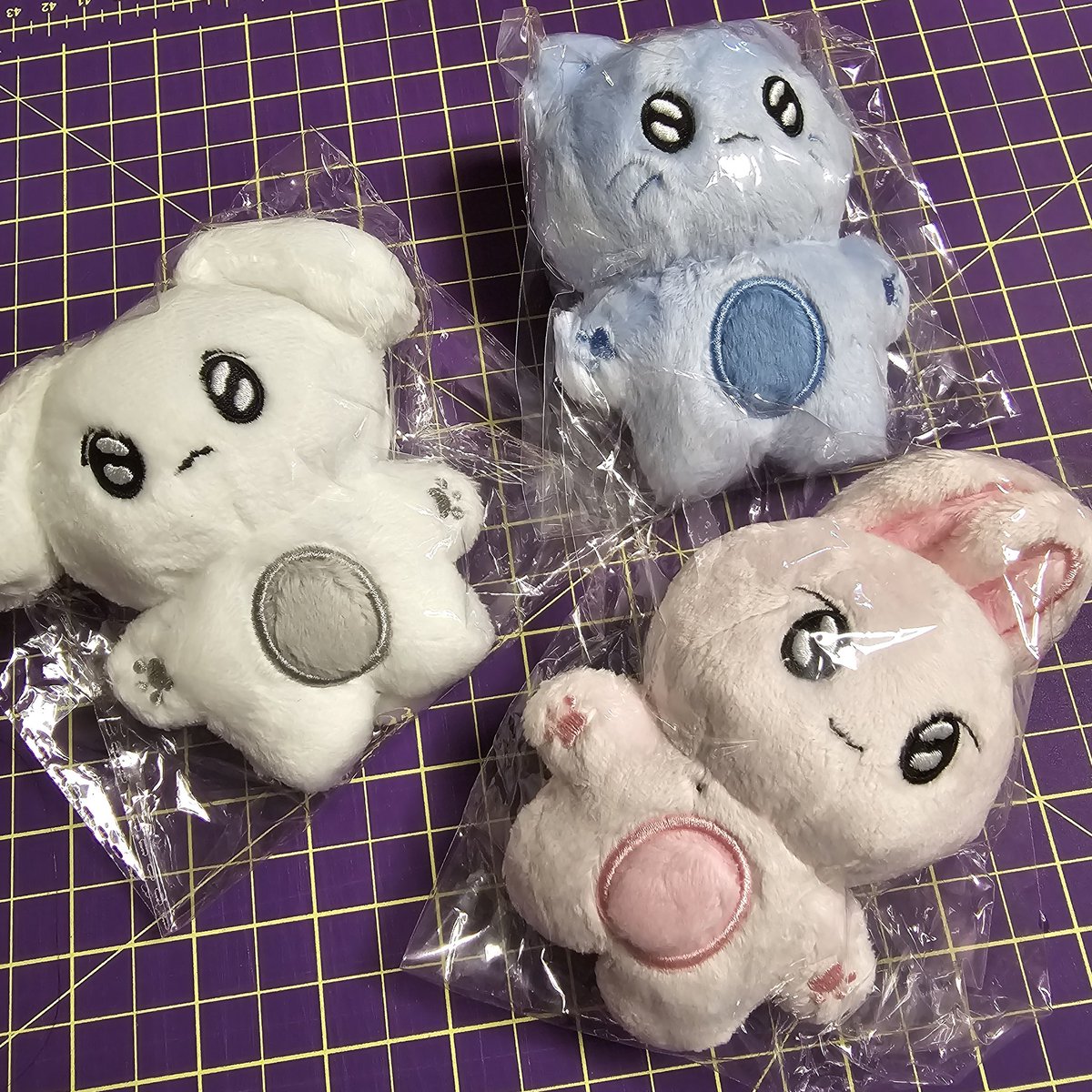 <a href="/som_PTG/">솜타곤✨</a> 토요일에 받았는데.. 제가 홍석이 팬미, 크레즐 콘 다녀오느라 이제야 감사를 전하네요..🙏
예쁜 솜타곤 배송해주셔서 감사합니다. 
얼른 작업해서 카페에 데려다 둘께요♡