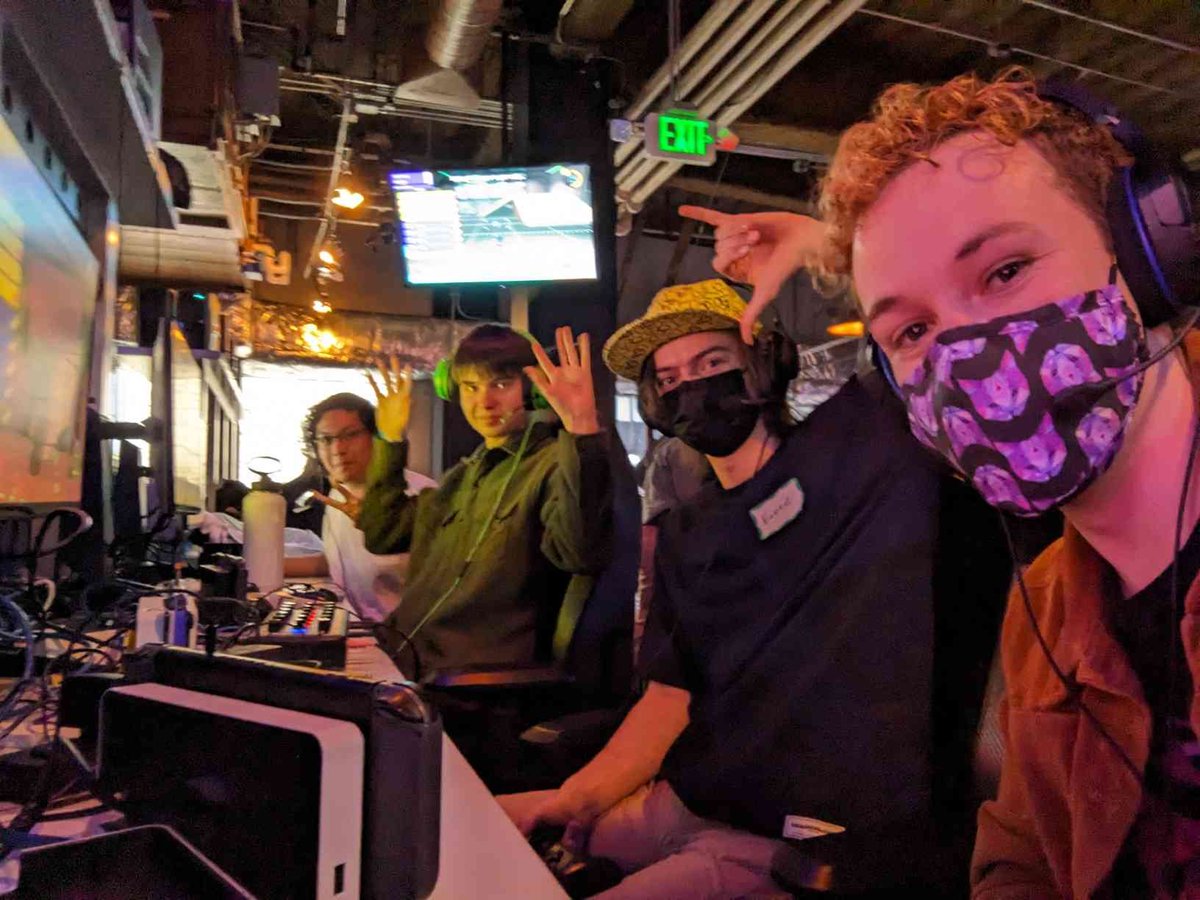 FunkyEevee's tweet photo. Flash Flood won @SeaBattleSPL Number 1!! Best in the PNW
Me - Carbon/Shot
@8bitfusion_ - Rapid/Blaster
@goose_spl - Tent/Pencil
@cumcqandy - silver aerospray https://t.co/7pybYQTk3P