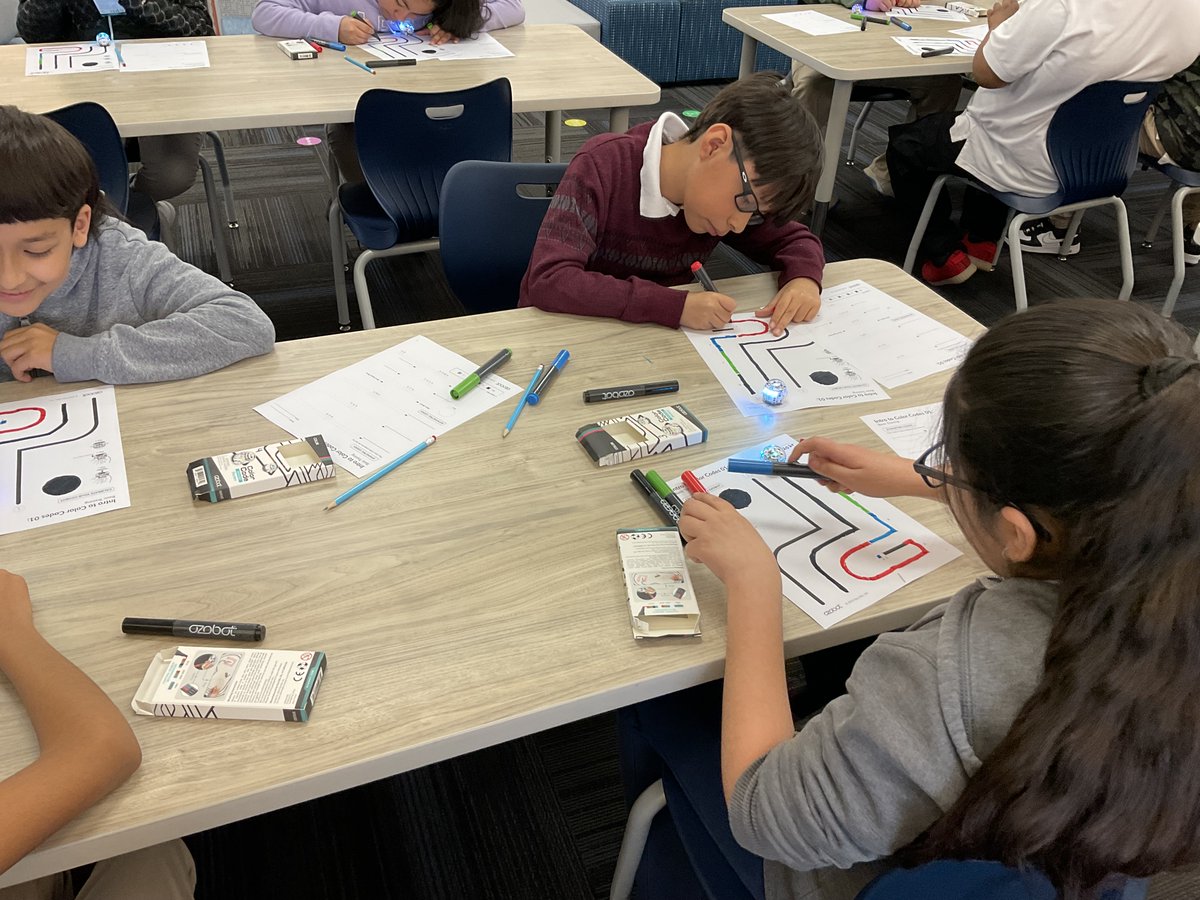 Fifth graders are hard at work learning how to color code Ozobots @GabePAllen1 library! @ProjectReadDISD @DISDLibrarian @DISD_Libraries @TabathaRobb1 @JoeCarreon @DrElenaSHill @DallasISDSupt