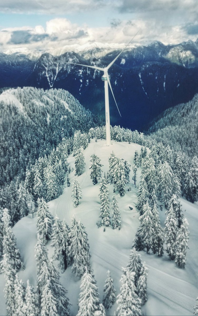 More snow from a few years ago in #Vancouver ❄️ #GrouseMountain #NorthVancouver #YVR #Canada #helicopterlife