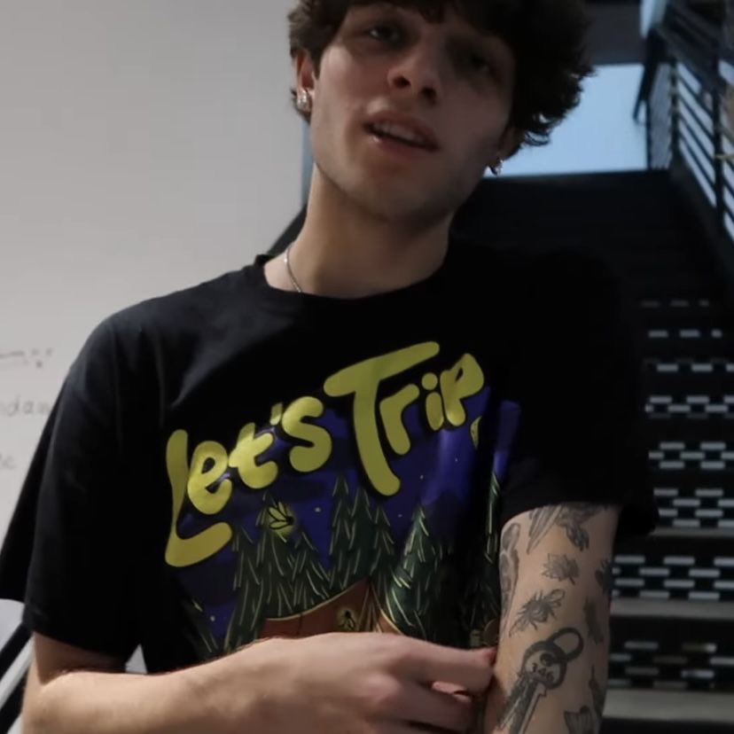allwtar's tweet photo. get him the fuck out of my face https://t.co/N6R5l6x7vU