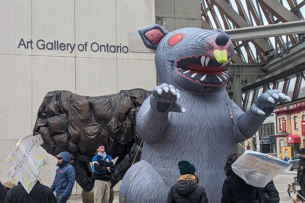 OPSEU (@opseu) on Twitter photo A new ally has joined the ranks of support for <a href="/agotoronto/">Art Gallery of Ontario</a> workers on strike - meet Scabby the Rat, here to remind us that crossing the picket line is scab behaviour and this is a scab-free zone 🚫
Thank you to our friends at <a href="/iatse873/">IATSE Local 873</a> for sending Scabby our way 🤝 A new ally has joined the ranks of support for <a href="/agotoronto/">Art Gallery of Ontario</a> workers on strike - meet Scabby the Rat, here to remind us that crossing the picket line is scab behaviour and this is a scab-free zone 🚫
Thank you to our friends at <a href="/iatse873/">IATSE Local 873</a> for sending Scabby our way 🤝