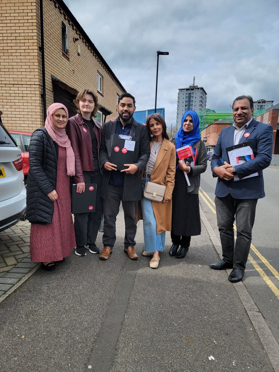 Another busy weekend canvassing in Nether Edge and Sharrow, listening to residents and picking up casework. Lots of support for @derekmartin_NES and @Abtisam_Mohamed 🌹 #VoteLabour