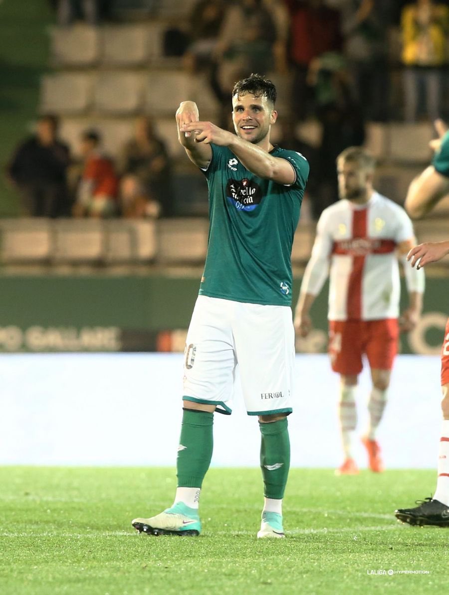 Finaaaal na Malata! 2️⃣ @racingferrolsad 1️⃣ @SDHuesca Remontada dos de Cristóbal Parralo para seguir moi vivos na loita pola fase de ascenso! 📻👉 agalegaaudio.gal/videos/120146-… 📸 @LaLiga2