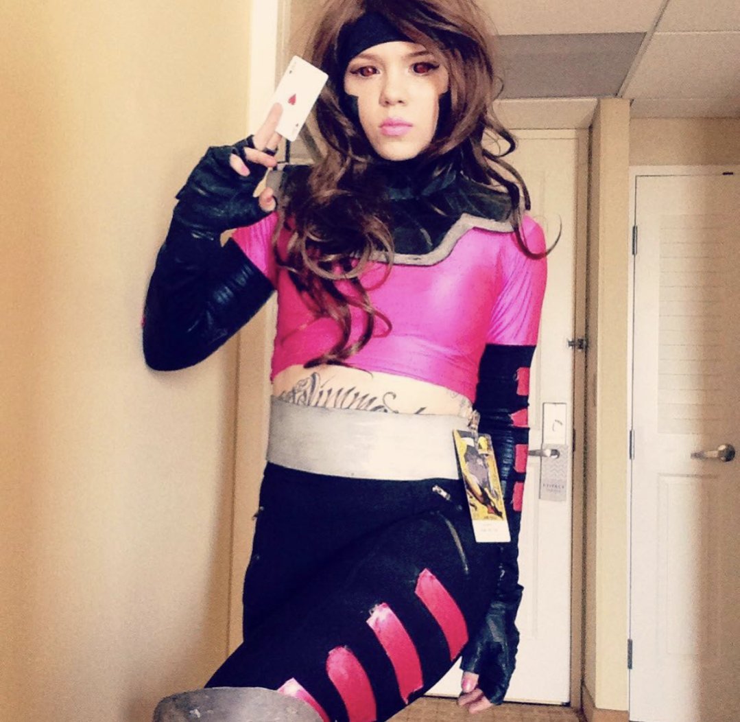 Fun fact two of my fav X-Men are Rogue and Gambit, who were two of my first cosplays I ever created. The work is so amateur compared to my current skill but so fun to see how far I've come. Also fun to see it's been since 2013 I debuted Rogue at PAX East that year.