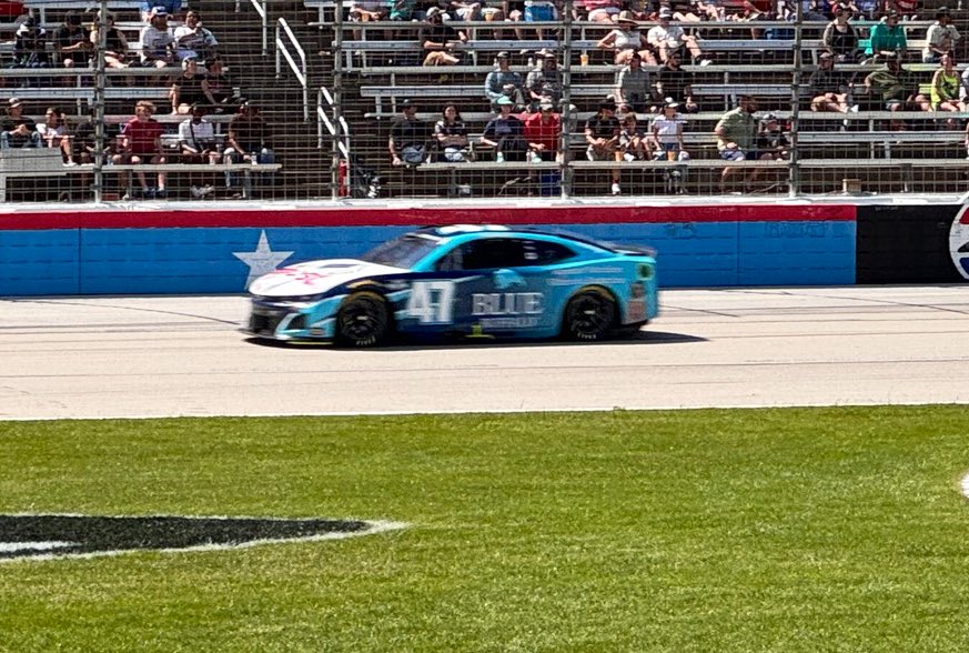 Caution behind the 47. Happy with the car and speed. P16. 50 laps to go in the stage. #teamchevy #stenhousejr #bluebuffalo #NASCAR