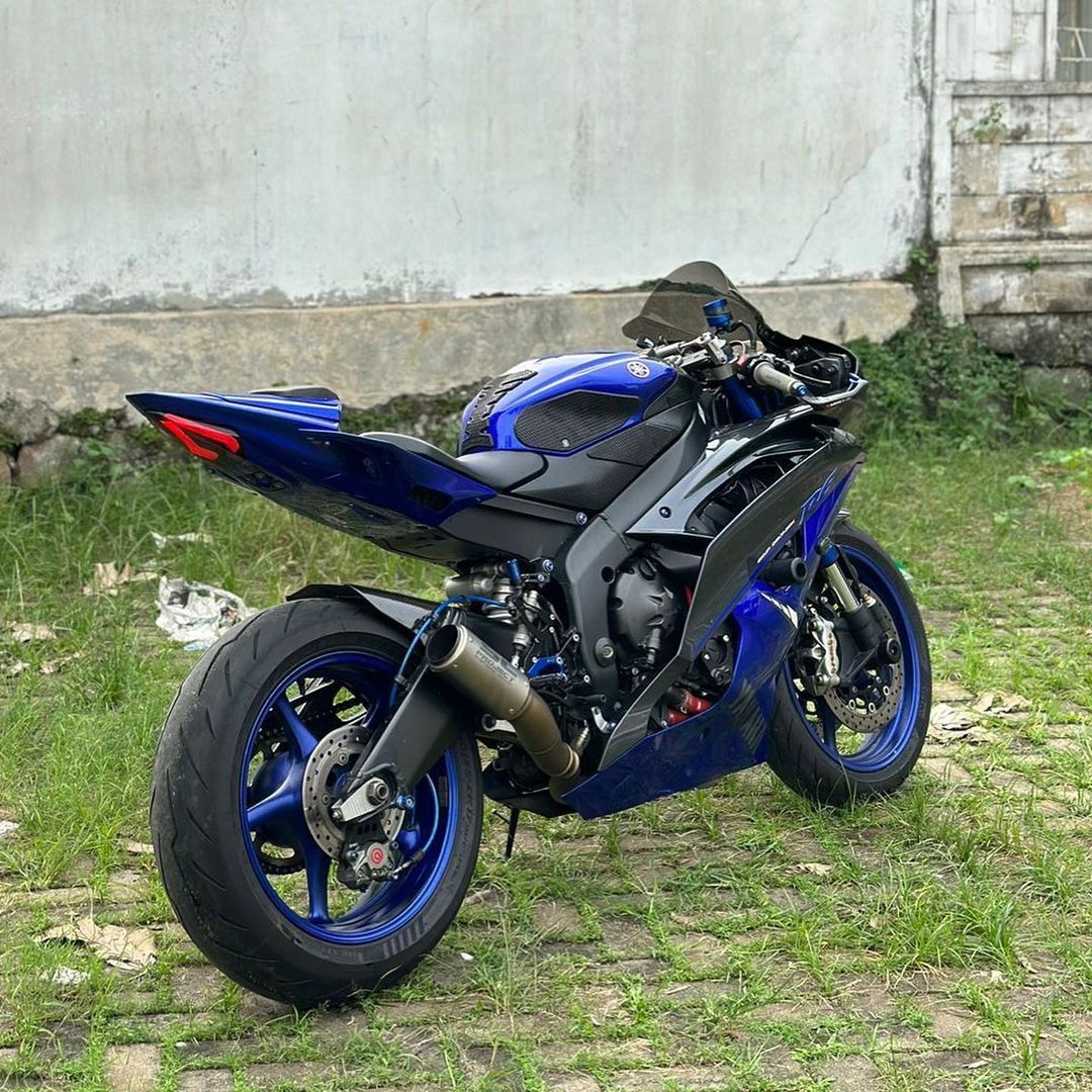 Yamaha R6