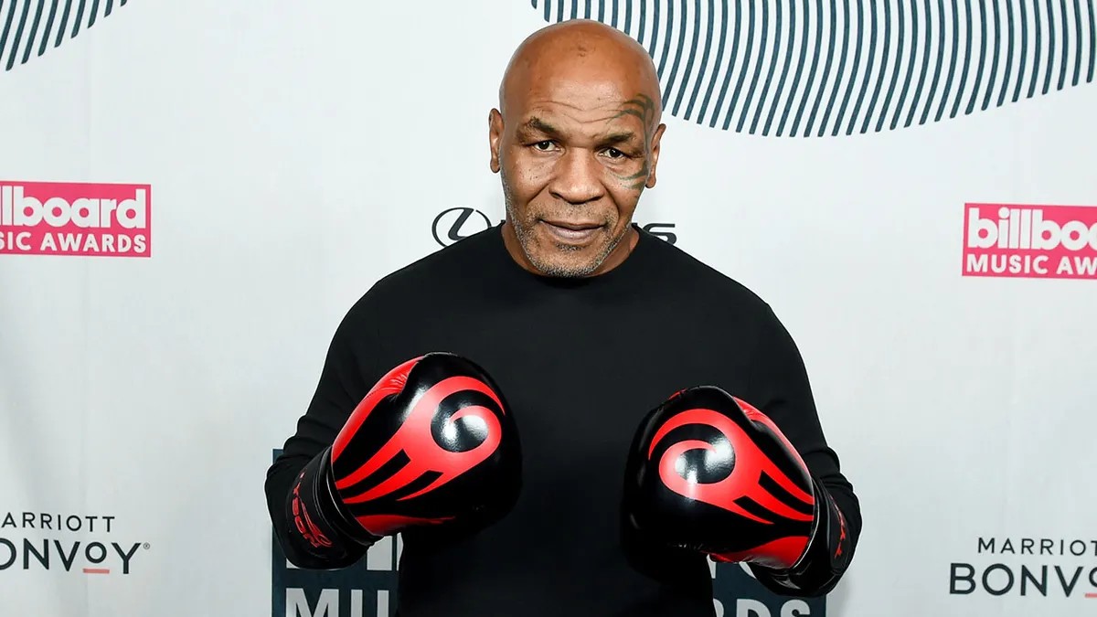 Mike Tyson fires off warning shot to Jake Paul in latest sparring session months before fight foxnews.com/sports/mike-ty…