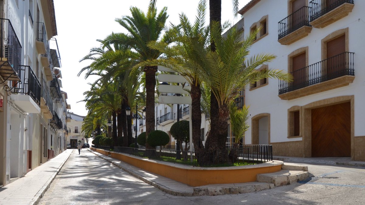 AlbertoRobles97's tweet photo. 🤬 Un dels carrers més bonics i amb més essència del nostre poble ha passat a ser una aberració urbanística.

Pareix que això de la conservació del patrimoni històric no va amb el PP https://t.co/o5qXuLdwZU