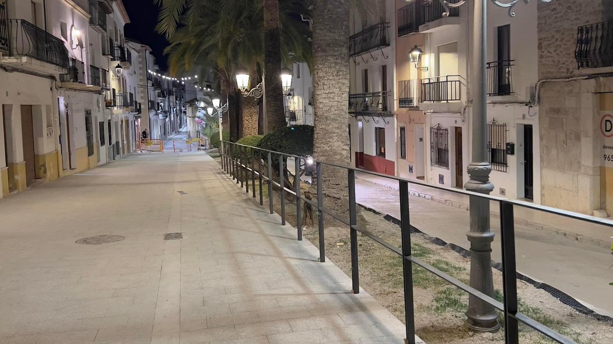 🤬 Un dels carrers més bonics i amb més essència del nostre poble ha passat a ser una aberració urbanística.

Pareix que això de la conservació del patrimoni històric no va amb el PP