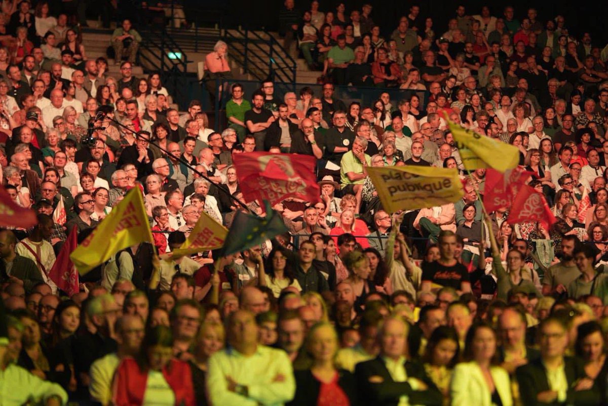 Un Zénith de #Nantes plein à craquer pour #RéveillerLEurope 🔴🟡

Une ambiance de folie 🔥

Nous ne sommes pas condamnés au duel Macron - Le Pen. 

✅ Plus que jamais, le vote @rglucks1 et @partisocialiste / @placepublique_ est le vote efficace pour #FaireBasculerLEurope vers une…