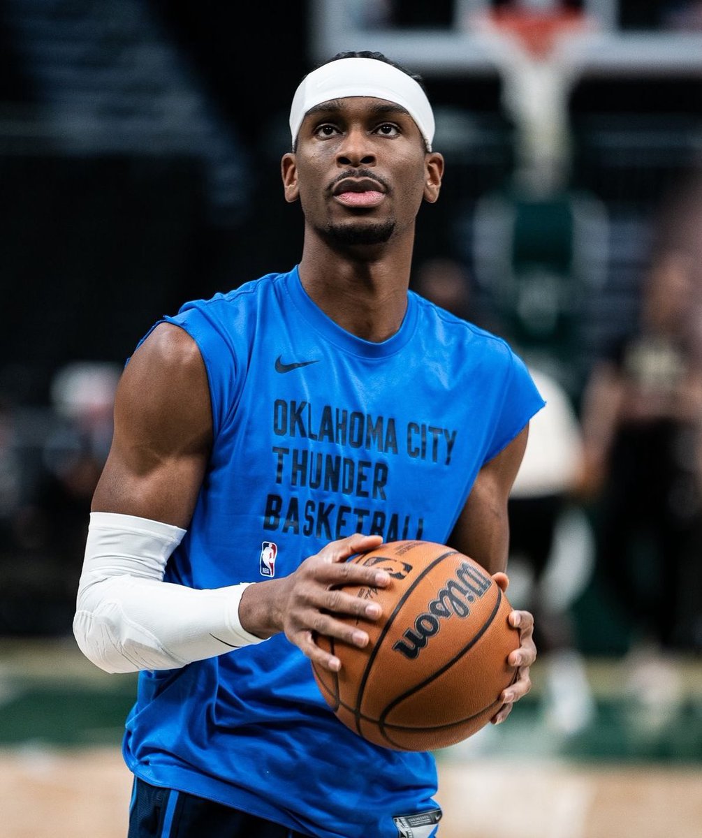 Three_Cone's tweet photo. Shai Gilgeous-Alexander’s 2023-24 Season:

30.1 PPG
5.5 REB
6.2 AST
2.0 STL
0.9 BLK
53.5 FG%
35.3 3P%
87.3 FT% https://t.co/11tVHxPDZV