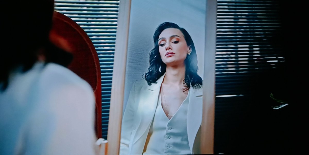 quiqquilla's tweet photo. can we hire Kenan, Asli?

#KuşUçuşu 
#BirceAkalay
#MirayDaner

#3season https://t.co/EcTs8bgYEM