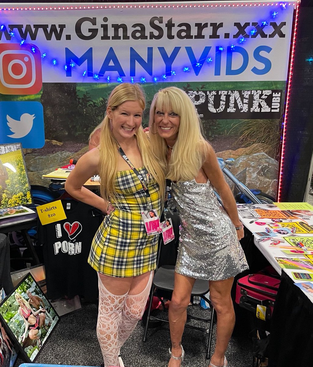 I miss doing @EXXXOTICA :( if anyone needs a convention babe for future expos, I’ll represent your brand like it’s my own 🥹 @GinaStarr69 and I had an absolute blast in 2021 🔥