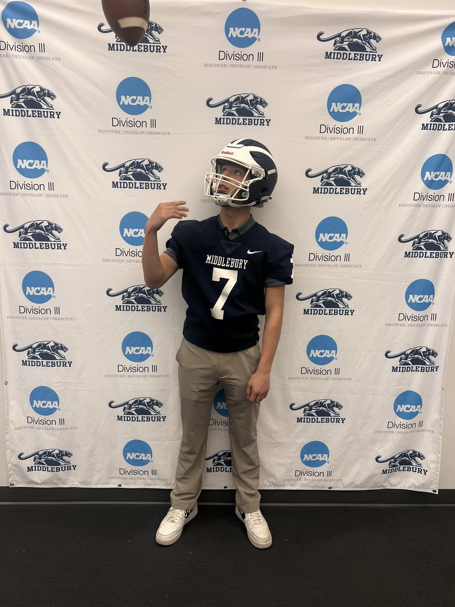Thank you @MiddFootball @CoachMarsella @CoachMandigo @jasonthomasfb @CoachRyan_5 for the amazing Junior Day. I loved all of Middlebury especially the athletic complex. I can’t wait to be back over the summer.