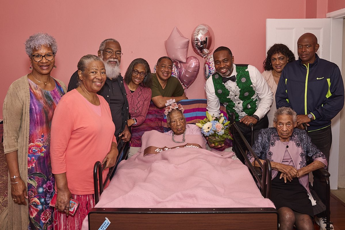 One of the privileges of this job is recognising Bermuda’s Centenarians. On behalf of the @BdaGovernment, I presented Mrs Myrtle Furbert a bouquet of flowers on the occasion of her 100th Birthday.