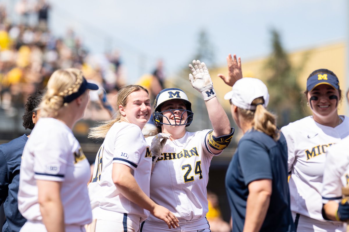 umichsoftball's tweet photo. Sunday Funday. https://t.co/Dz1sAMAMA2