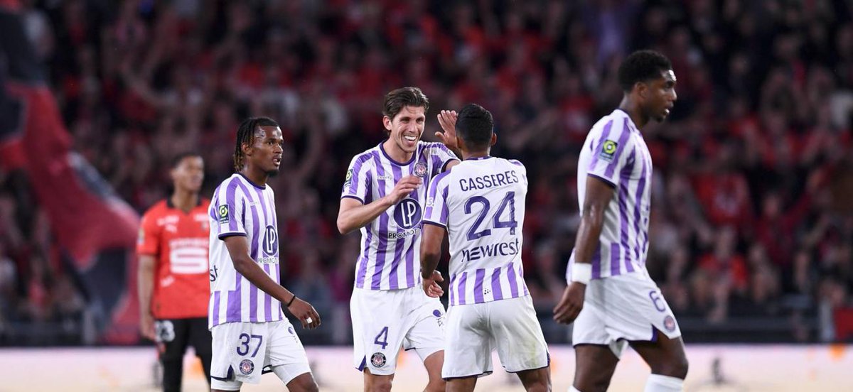 📊Seul Lyon (18) gagne plus de points que le @ToulouseFC (15, comme Monaco) après avoir été mené au score cette saison en @Ligue1UberEats. #SRFCTFC