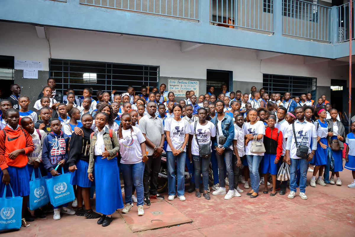 lotendoe's tweet photo. Les élèves de l'école Chrétienne Edmond à Selembao ont été sensibilisé sur les questions liées aux conséquences des violences physiques et numérique, la désinformation et discours de haine. 
Merci à notre partenaire @MONUSCO  @UN_BintouKeita 
@PMJudith01 
@JeunesseCN_RDC https://t.co/JdzEj0ApT6