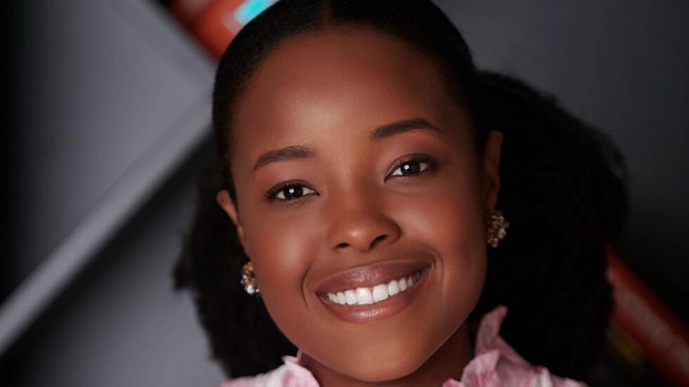 L’Haïtienne Farah Thyma  évoluant aux 🇺🇸 a lancé en 2021 Bibliothèque Larelève. À travers cette initiative, les enfants et les jeunes des quartiers défavorisés du monde entier, et en particulier en Haïti, ont accès à un large éventail de livres  rfi.my/AVqZ.x