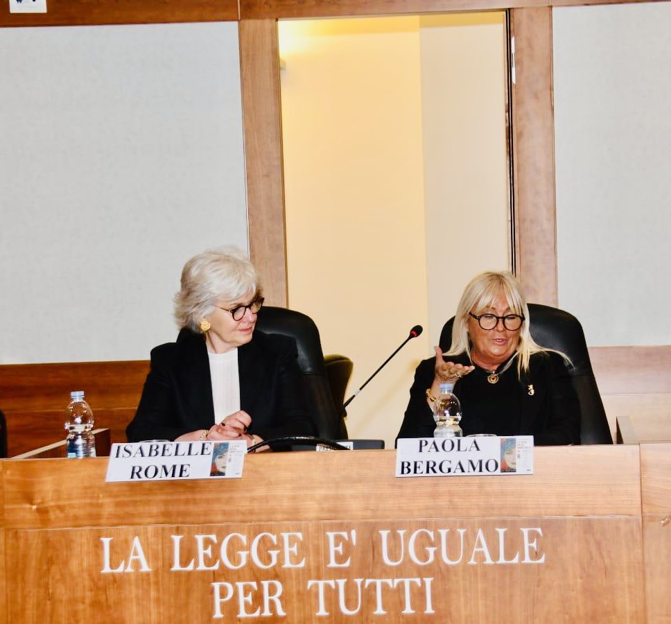 Isabelle Rome (@romeisabelle) on Twitter photo vec <a href="/PaolaBergamo/">Paola Bergamo</a> nous avons lancé à Venise un appel à “ la fin de l’impunité”.
Au tribunal de Venise, à l’occasion d’une conférence intense et riche, avec des juges et des avocats vec <a href="/PaolaBergamo/">Paola Bergamo</a> nous avons lancé à Venise un appel à “ la fin de l’impunité”.
Au tribunal de Venise, à l’occasion d’une conférence intense et riche, avec des juges et des avocats