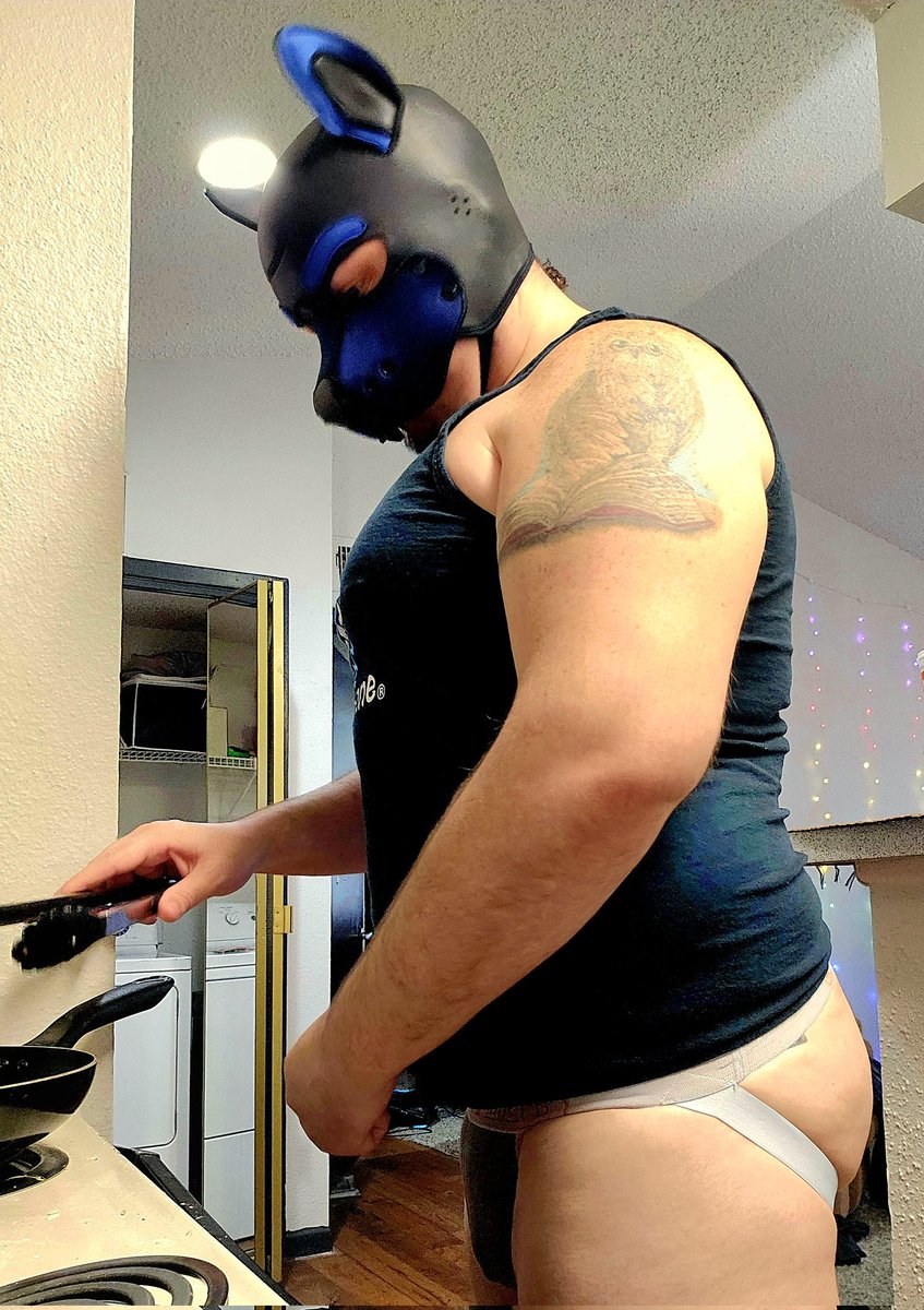 GoGoPupBoogie's tweet photo. Bawr rawr 🐶 doing what beefy boys do best... stuffing my face hole like a good boy. Though I'd rather be stuffing it with something else😈
#gaypup #subvers #goodboy #cumpig https://t.co/icMNkn77Lz
