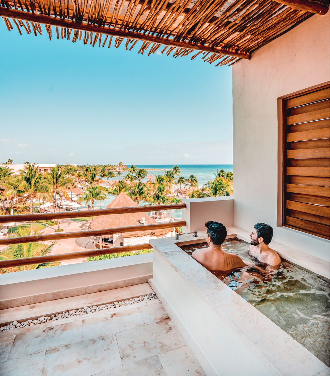 Indulge in secluded luxury and breathtaking views at #SecretsAkumal. Let the serenity of our oasis elevate your romance to new heights. spr.ly/6013wJ2kU ✨ 🌴 🌊