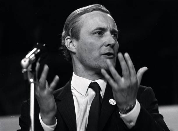 @Johnnypapa64 @geoffshumba @MartynHobbins @TheStephenRalph The people in debt become hopeless, and the hopeless people don’t vote... an educated, healthy and confident nation is harder to govern” Tony Benn..(1925-2014)