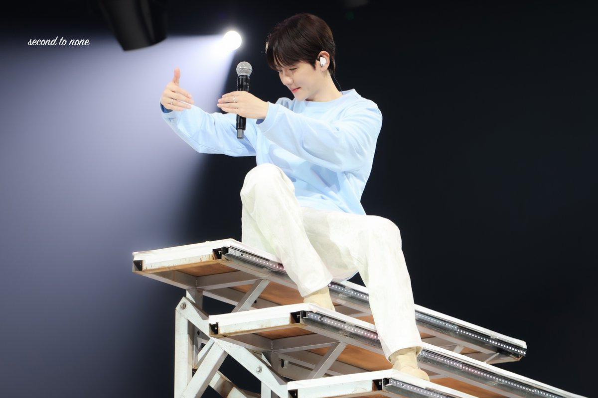 sectonone_56's tweet photo. 240414 1회차
그냥 네 옆자리를 지켜줄게

#백현 #BAEKHYUN #伯賢
@B_hundred_Hyun https://t.co/ANB4aeGq6B
