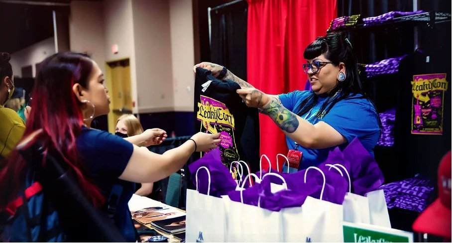 Our team of volunteers helps us to bring the magic of #LeakyCon to life and if you volunteer for six hours, you will receive a Free Day Pass to enjoy the fun at LeakyCon! For details and to apply, visit leakycon.com/volunteer