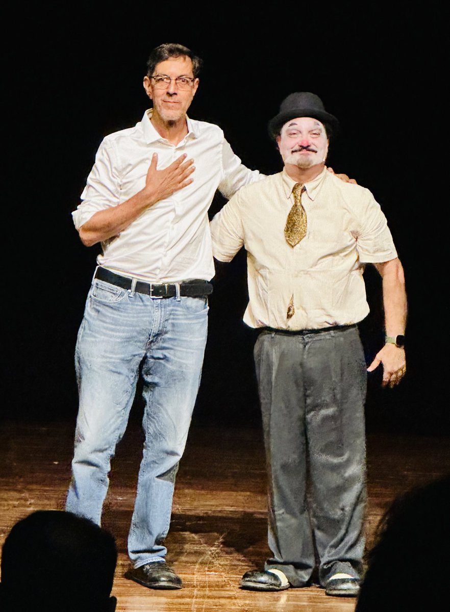ruchikokcha's tweet photo. Revolutionising the Indian theatre scene with every performance, watching these two theatre geniuses tonight for Nothing Like Lear was a piece of heaven. Bravo @pathakvinay &amp; #RajatKapoor 
#NothingLikeLear https://t.co/8dWLFkCFVr