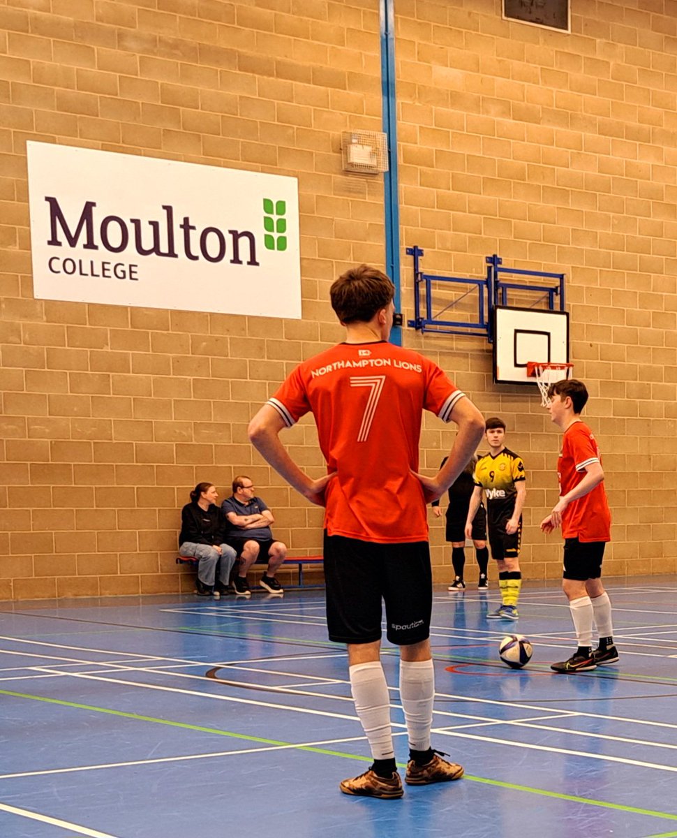 Adapt, evolve and overcome was today's offering in the <a href="/NatFutsalLeague/">National Futsal League</a> as the 🦁 welcomed <a href="/ERFutsalClub/">East Riding Futsal Club</a> to <a href="/MoultonCollege/">Moulton College</a> A tight game throughout finished in a 6-6 draw with some cracking individual skill on display and both teams working their 🧦off.